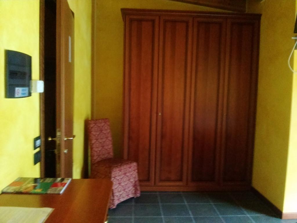 Hotel Empire Resort Iseo Buitenkant foto