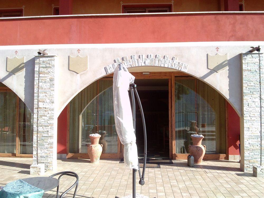 Hotel Empire Resort Iseo Buitenkant foto