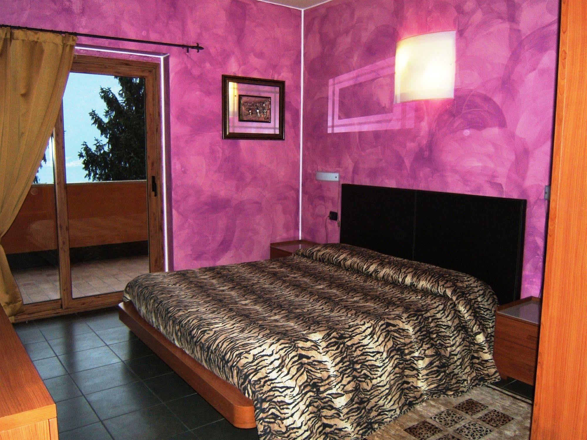 Hotel Empire Resort Iseo Buitenkant foto