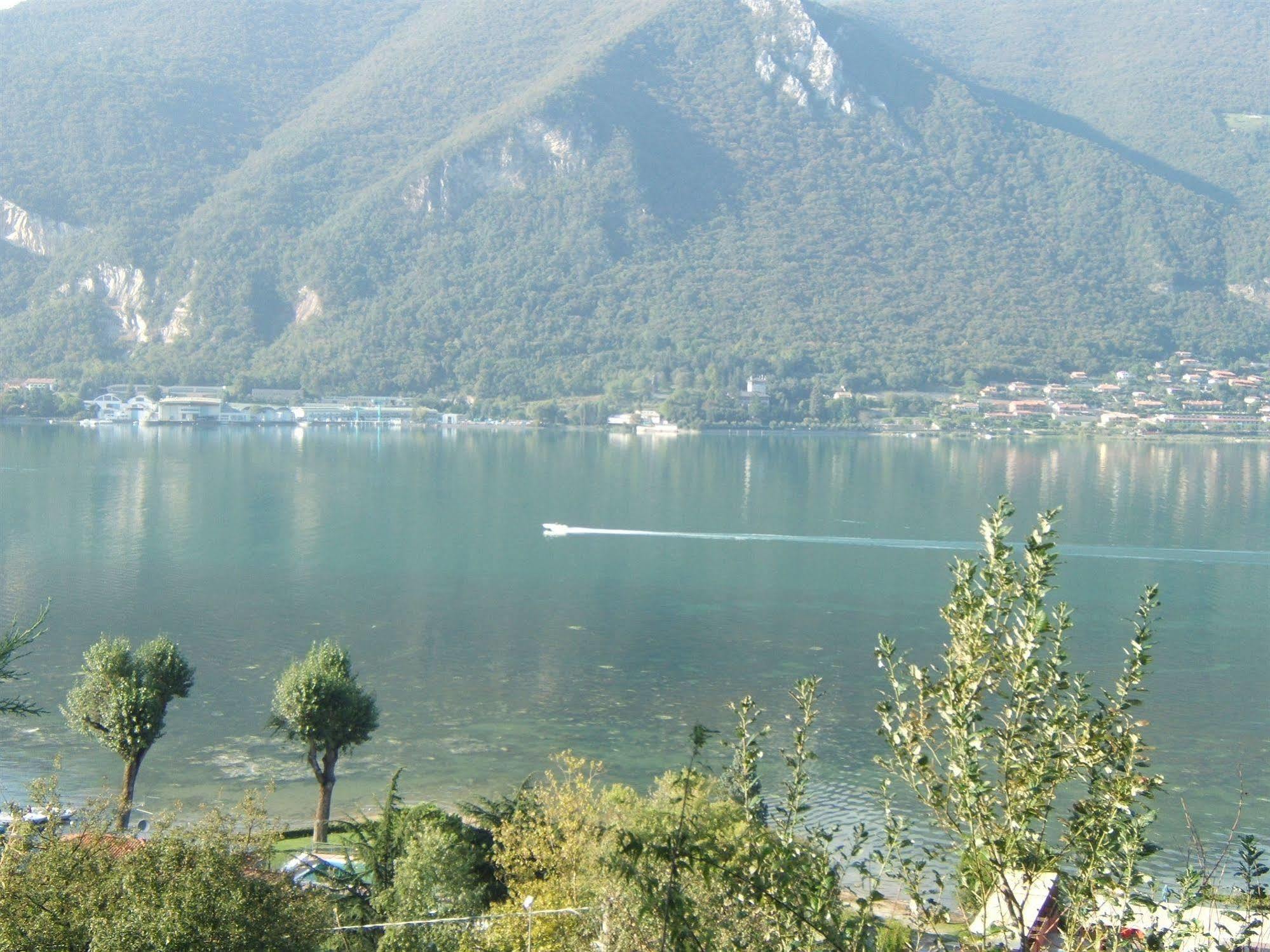 Hotel Empire Resort Iseo Buitenkant foto